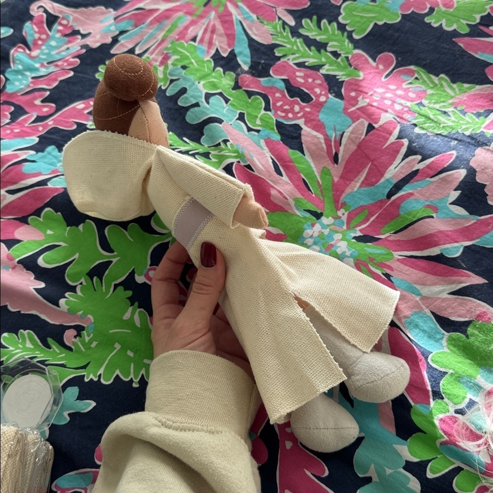 Disney Parks Star Wars: Galaxy's Edge Princess Leia Plush - Picture 6 of 7
